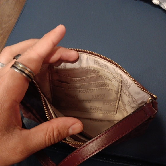 Michael Kors Marrón Wristlet and mini handbag bag semi new - Picture 6 of 6